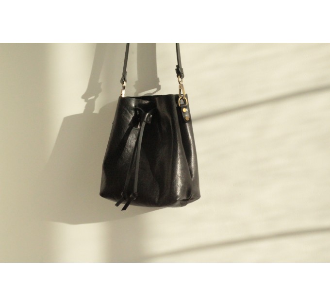 Leather Bucket Bags Effortless Elegance and Functionality