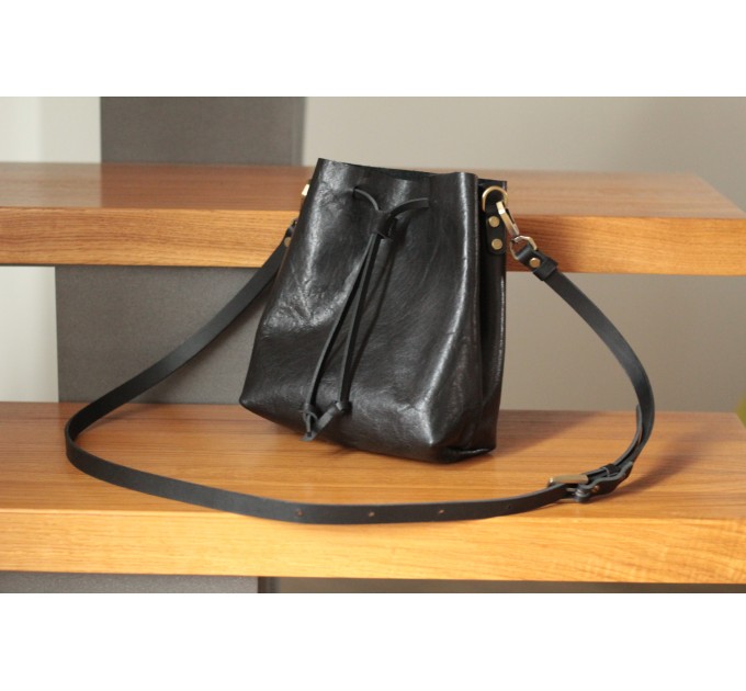 Leather Bucket Bags Effortless Elegance and Functionality