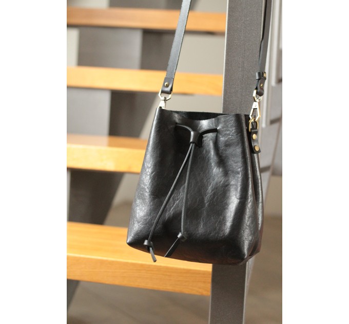 Leather Bucket Bags Effortless Elegance and Functionality